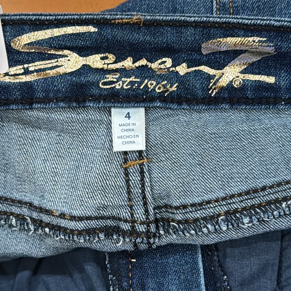 Seven7 Cut Hem  5” Inseam Weekend Comfort Stretch Denim Short Size 4 NWT - Picture 4 of 8